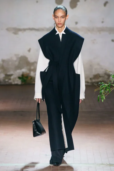 Look 1